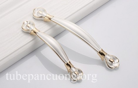 Tay nắm cổ điển màu trắng 6646