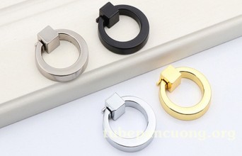 Tay nắm tròn đen lật